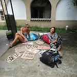 Hostel 123